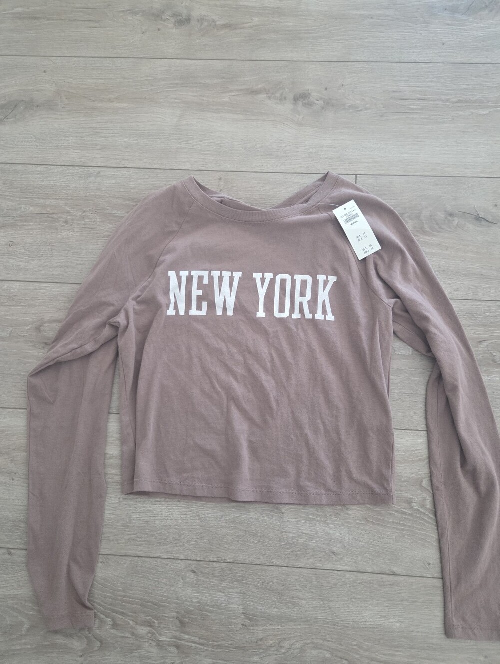 Abercrombie New York Graphic Long-Sleeve Crop Top